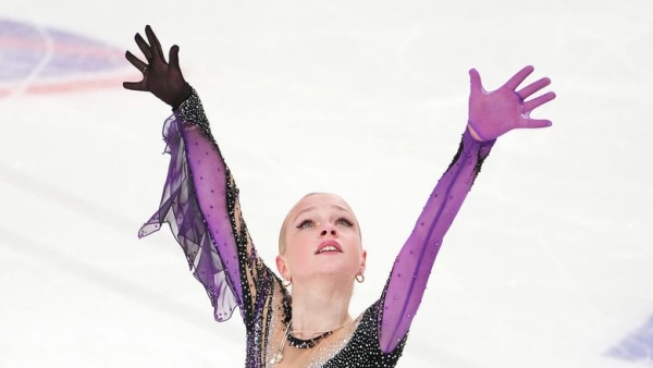 Родителей Костылевой выселяют с территории академии Плющенко Родителей Костылевой выселяют с территории академии Плющенко