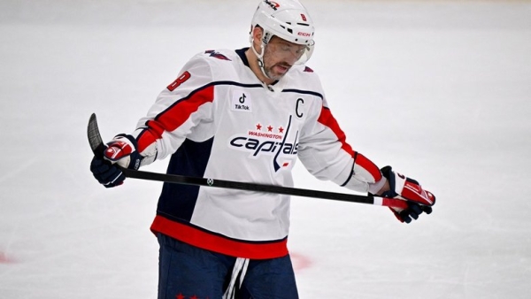 Александр Овечкин первым забросил 900 шайб в регулярных чемпионатах НХЛ Александр Овечкин первым забросил 900 шайб в регулярных чемпионатах НХЛ