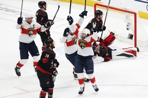 Каролина — Флорида — 3:5 — видео, голы, обзор пятого матча полуфинала Кубка Стэнли – 2025, плей-офф НХЛ, 29 мая Каролина — Флорида — 3:5 — видео, голы, обзор пятого матча полуфинала Кубка Стэнли – 2025, плей-офф НХЛ, 29 мая