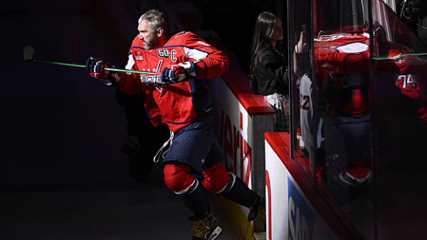 Легенда НХЛ Мессье поздравил Овечкина с получением престижной награды Легенда НХЛ Мессье поздравил Овечкина с получением престижной награды