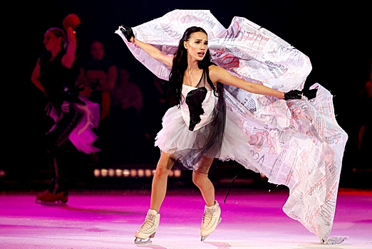 Загитова о работе над шоу «Ассоль»: «У меня профессиональная команда. Но я такой человек, что я во все лезу, все мне интересно» Загитова о работе над шоу «Ассоль»: «У меня профессиональная команда. Но я такой человек, что я во все лезу, все мне интересно»