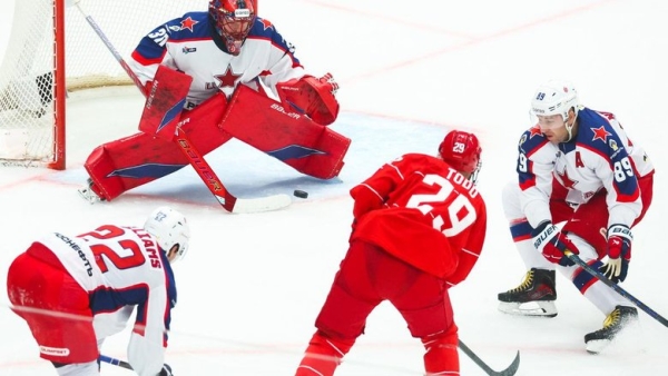 «Спартак» второй раз в сезоне обыграл ЦСКА в московском дерби КХЛ «Спартак» второй раз в сезоне обыграл ЦСКА в московском дерби КХЛ