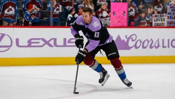 «Колорадо» проиграл «Бостону» в матче НХЛ, у Ничушкина результативный пас «Колорадо» проиграл «Бостону» в матче НХЛ, у Ничушкина результативный пас