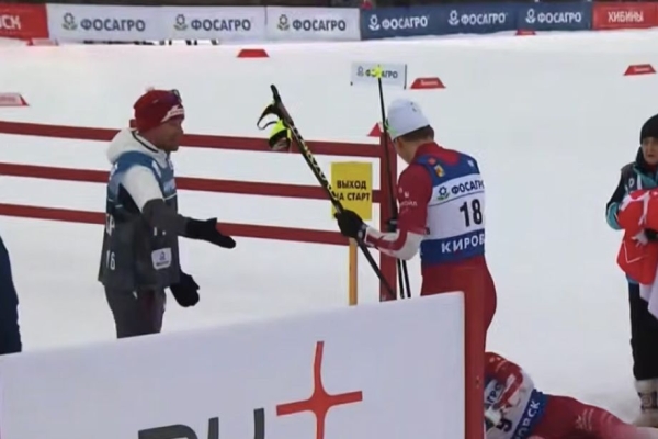 Скандалище в лыжах — Большунов напал на российского соперника со спины и нанёс травму, что случилось