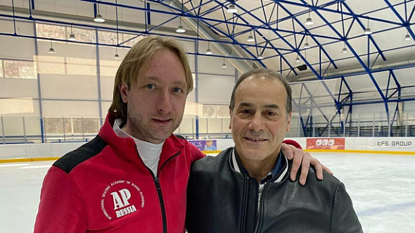 Нэйтан Чен и Рафаэль Арутюнян будут включены в Зал славы фигурного катания США Нэйтан Чен и Рафаэль Арутюнян будут включены в Зал славы фигурного катания США