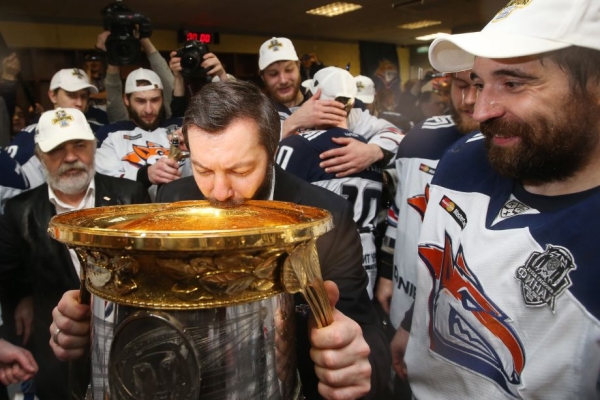 В КХЛ в сезоне-2025/2026 работают три главных тренера с Кубком Гагарина, а где все остальные В КХЛ в сезоне-2025/2026 работают три главных тренера с Кубком Гагарина, а где все остальные