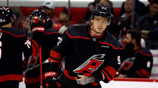 Игрок "Металлурга" Федоров: Кузнецов идет на контакт, несмотря на свой опыт Игрок "Металлурга" Федоров: Кузнецов идет на контакт, несмотря на свой опыт