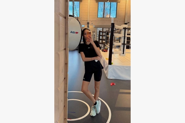 Загитова показала фигуру в обтягивающих шортах Загитова показала фигуру в обтягивающих шортах