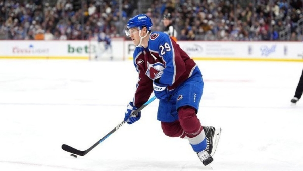 Маккиннон, Робертсон и Бедард признаны лучшими игроками ноября в НХЛ Маккиннон, Робертсон и Бедард признаны лучшими игроками ноября в НХЛ