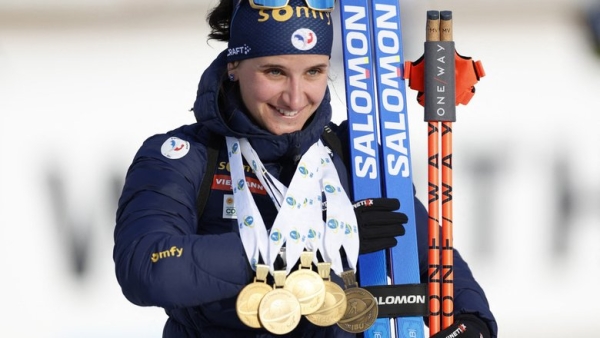 Симон может быть причастна к краже денег и личных вещей еще четырех биатлонисток Симон может быть причастна к краже денег и личных вещей еще четырех биатлонисток