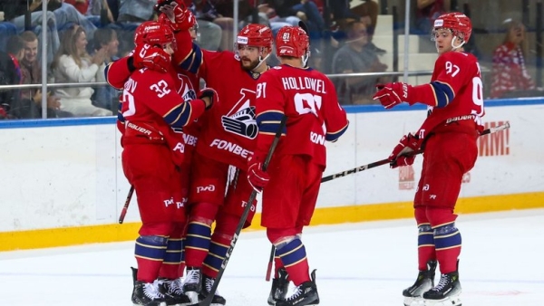 «Локомотив» обыграл «Нефтехимик» и завершил Кубок Блинова на третьем месте «Локомотив» обыграл «Нефтехимик» и завершил Кубок Блинова на третьем месте