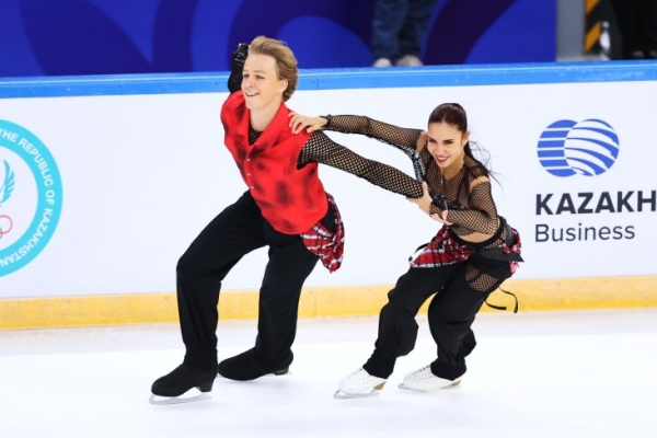 Есть ли прогресс у Дианы Дэвис и Глеба Смолкина после смены тренеров, победа на мемориале Дениса Тена, разница уровней в дуэте Есть ли прогресс у Дианы Дэвис и Глеба Смолкина после смены тренеров, победа на мемориале Дениса Тена, разница уровней в дуэте