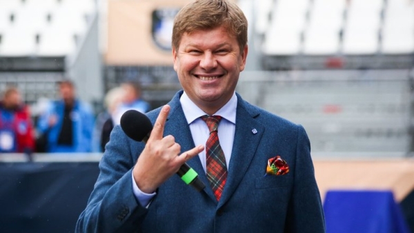 Дмитрий Губерниев: «Спарринг с Загитовой? Я за любую движуху с Алиной. Как истинный подкаблучник всея Руси буду делать все, чтобы одержать поражение» Дмитрий Губерниев: «Спарринг с Загитовой? Я за любую движуху с Алиной. Как истинный подкаблучник всея Руси буду делать все, чтобы одержать поражение»